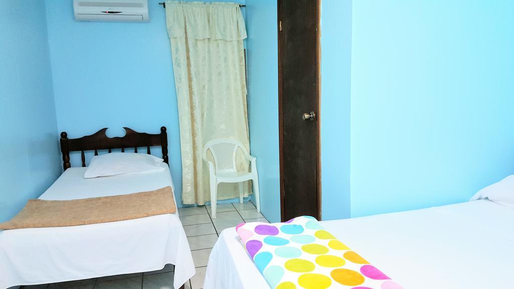 Sea Breeze Guest House Belize City Exteriör bild